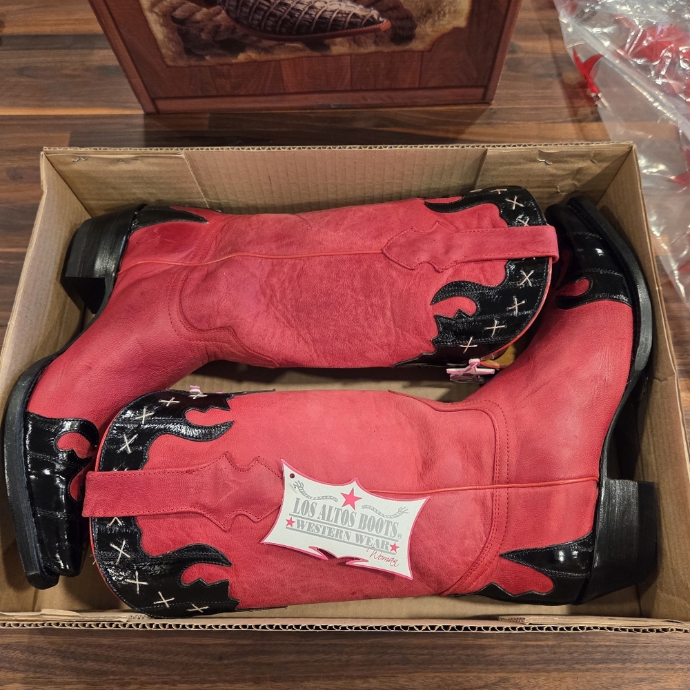 Los Altos NIB Ladies Square Boot Sheepskin/ Patent Eel Skin Size 11